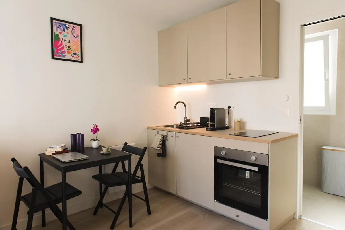 Bed and Breakfast HomyПариж 0*, Париж Франция